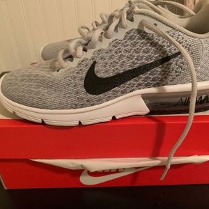 Womens Nike Air Max Sequent